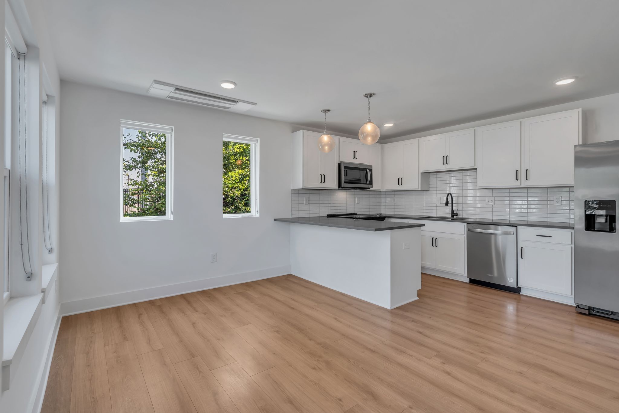 102 Duke St 17