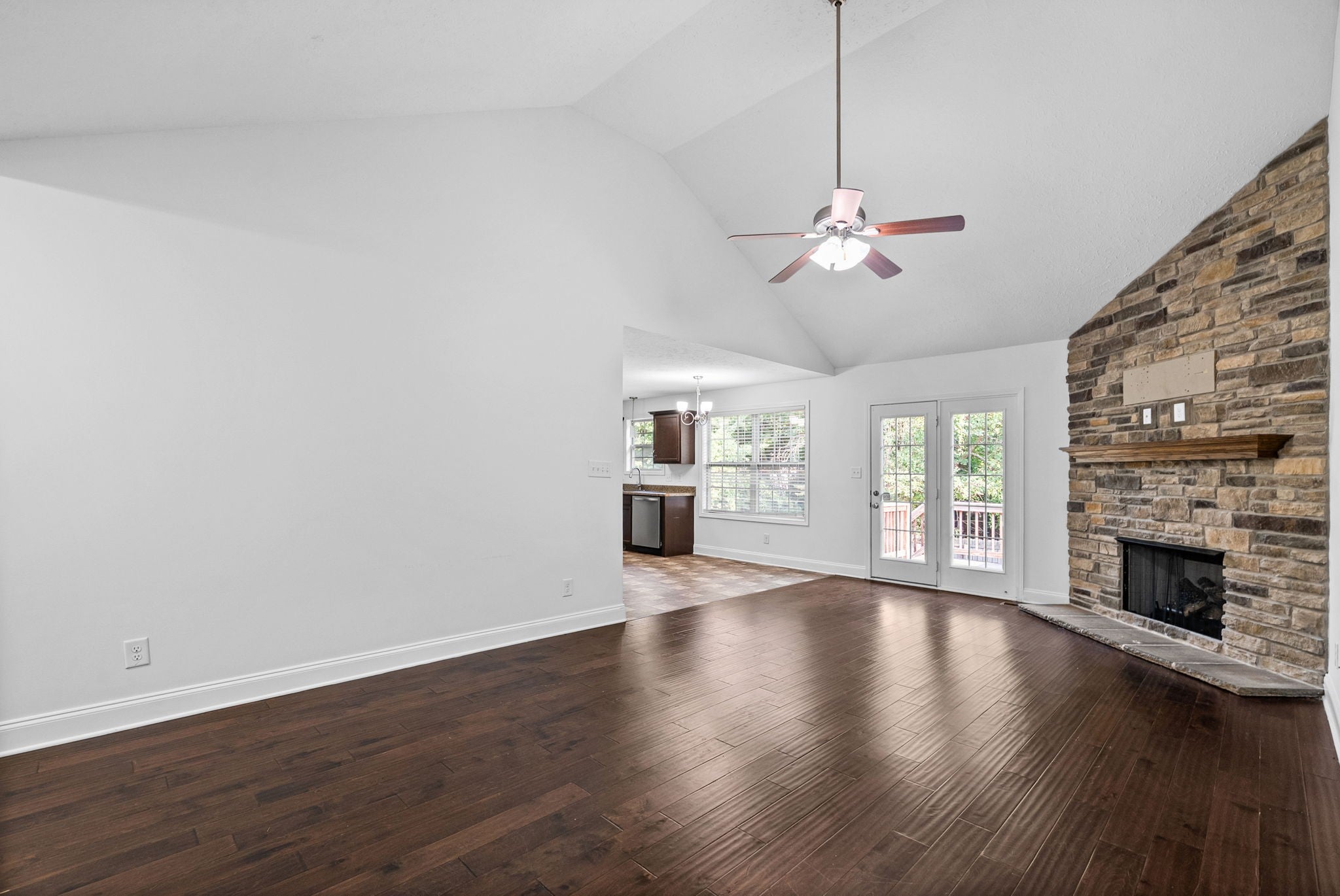 544 Magnolia Dr
