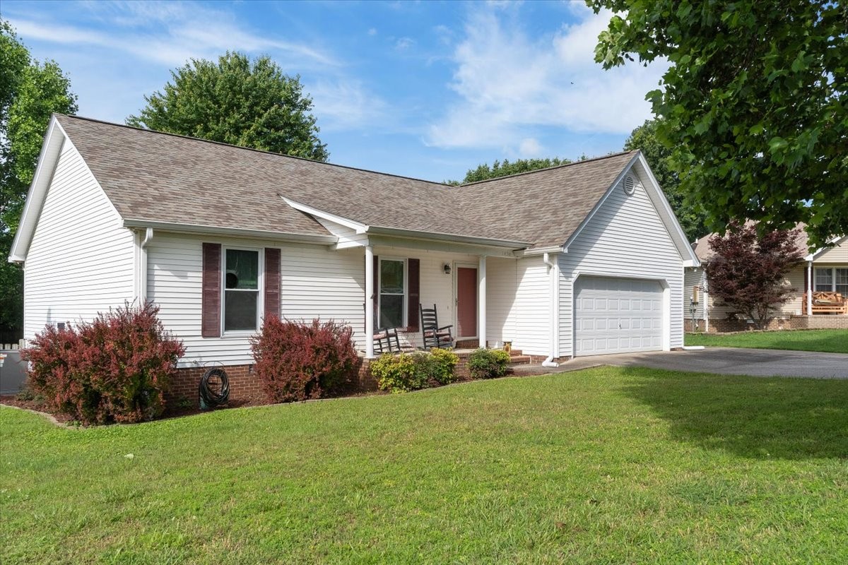 1430 Amberwood Cir