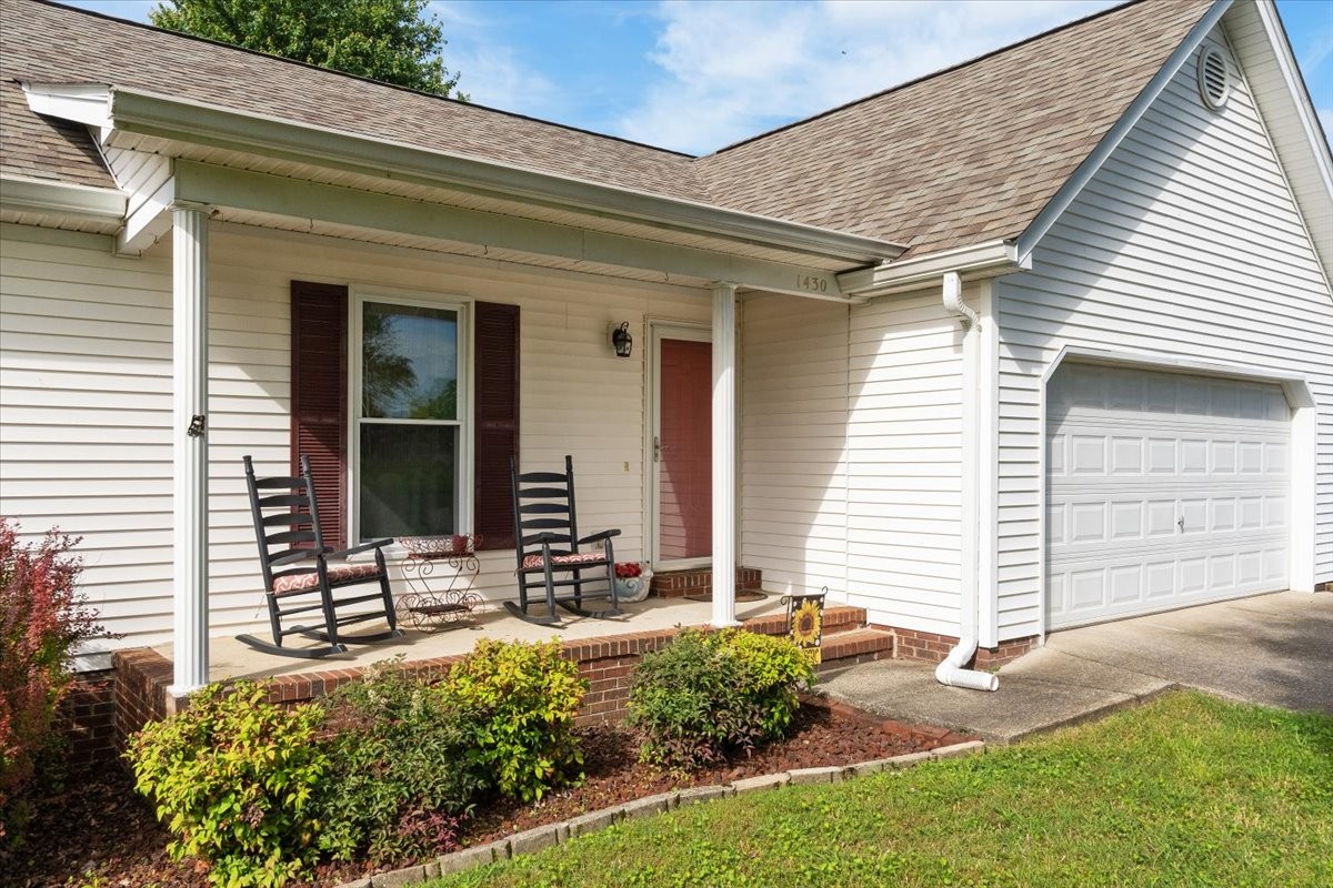 1430 Amberwood Cir