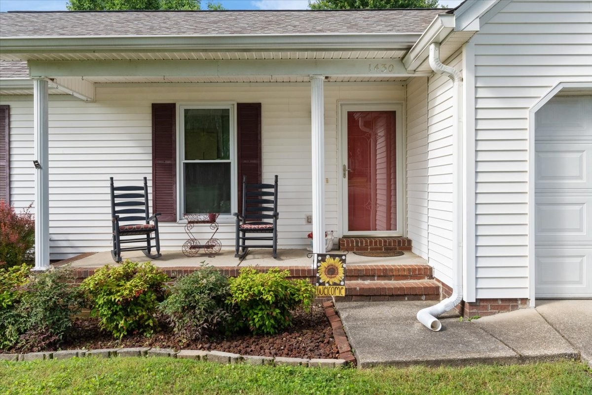 1430 Amberwood Cir