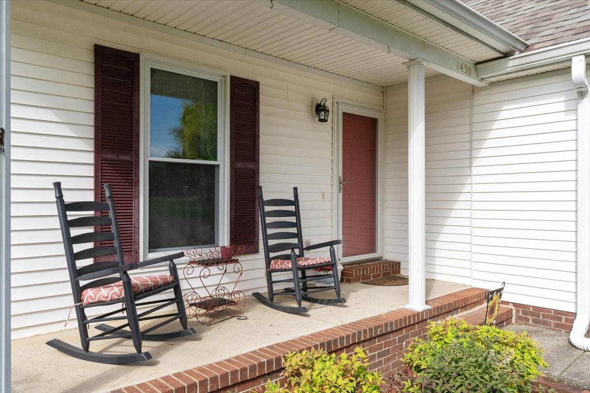 1430 Amberwood Cir