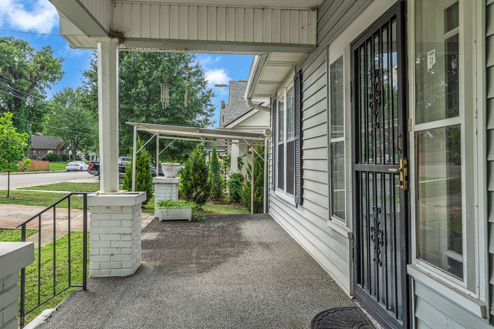 945 Seymour Ave