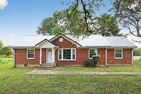 1083 Mattox Town Rd Lawrenceburg TN 38464