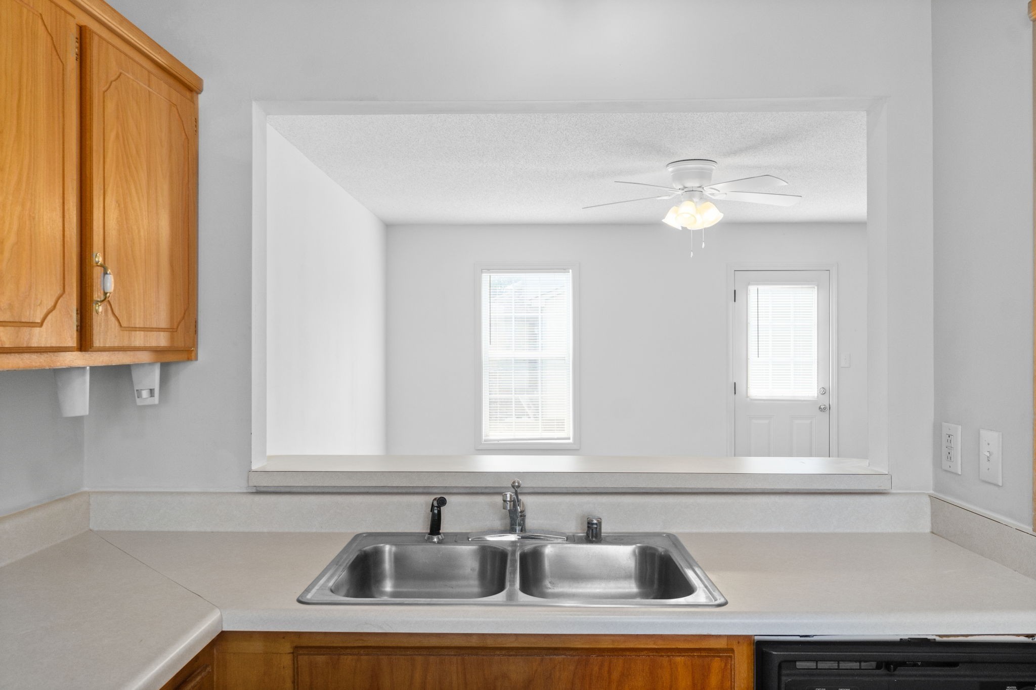 Oak Grove, Kentucky 42262, United States, 2 Bedrooms Bedrooms, ,2 BathroomsBathrooms,Residential,Active,101581