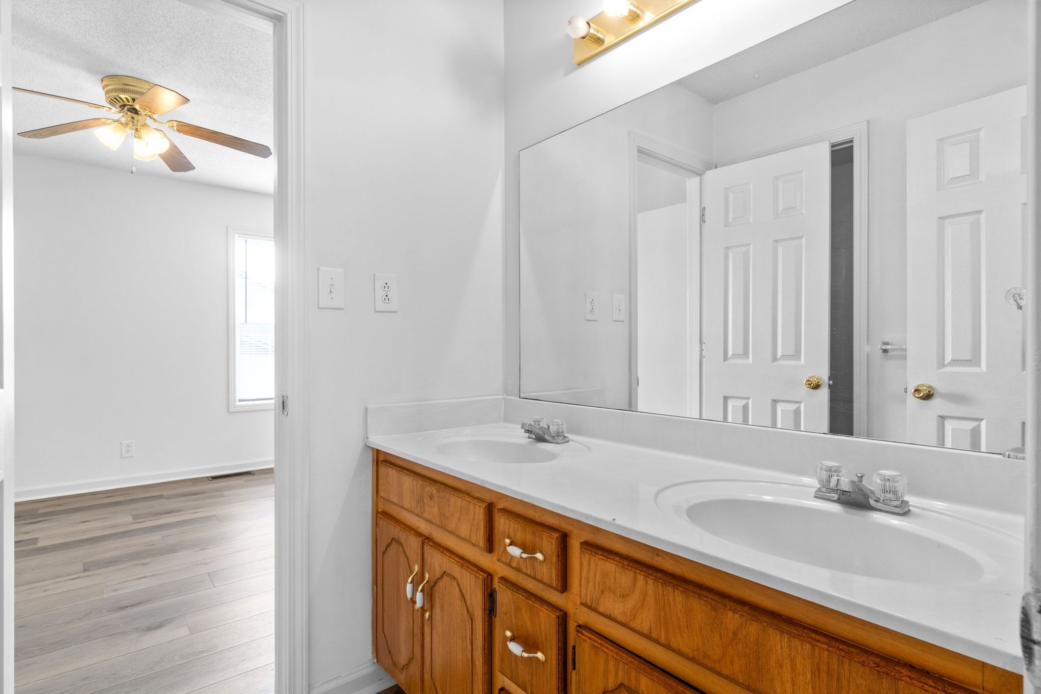 Oak Grove, Kentucky 42262, United States, 2 Bedrooms Bedrooms, ,2 BathroomsBathrooms,Residential,Active,101581