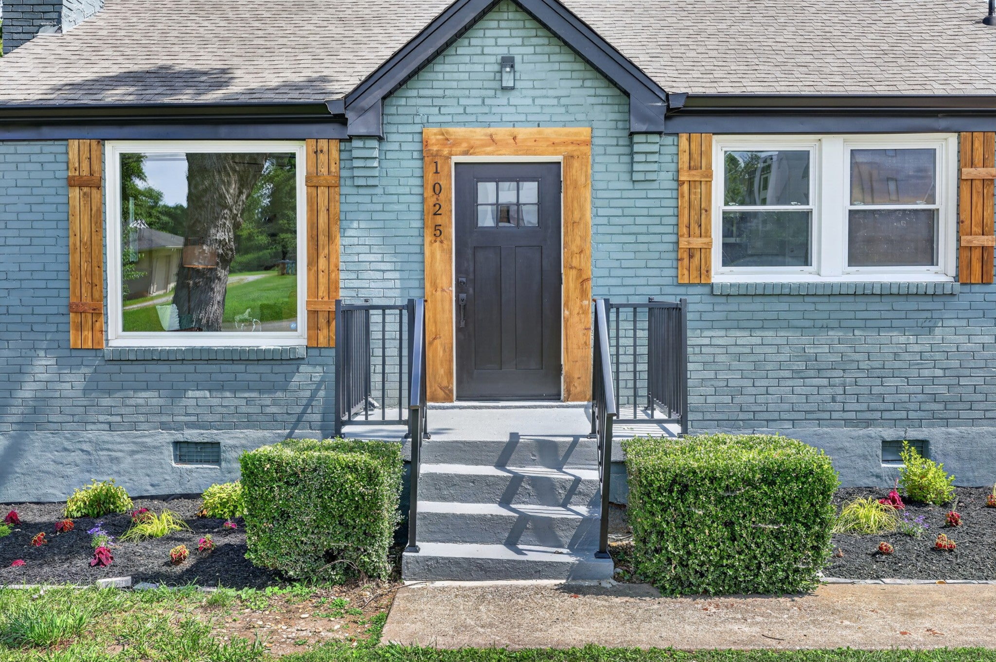 1025 Maplewood Pl, Nashville TN 37216 3-bed home, photo 3 of 28