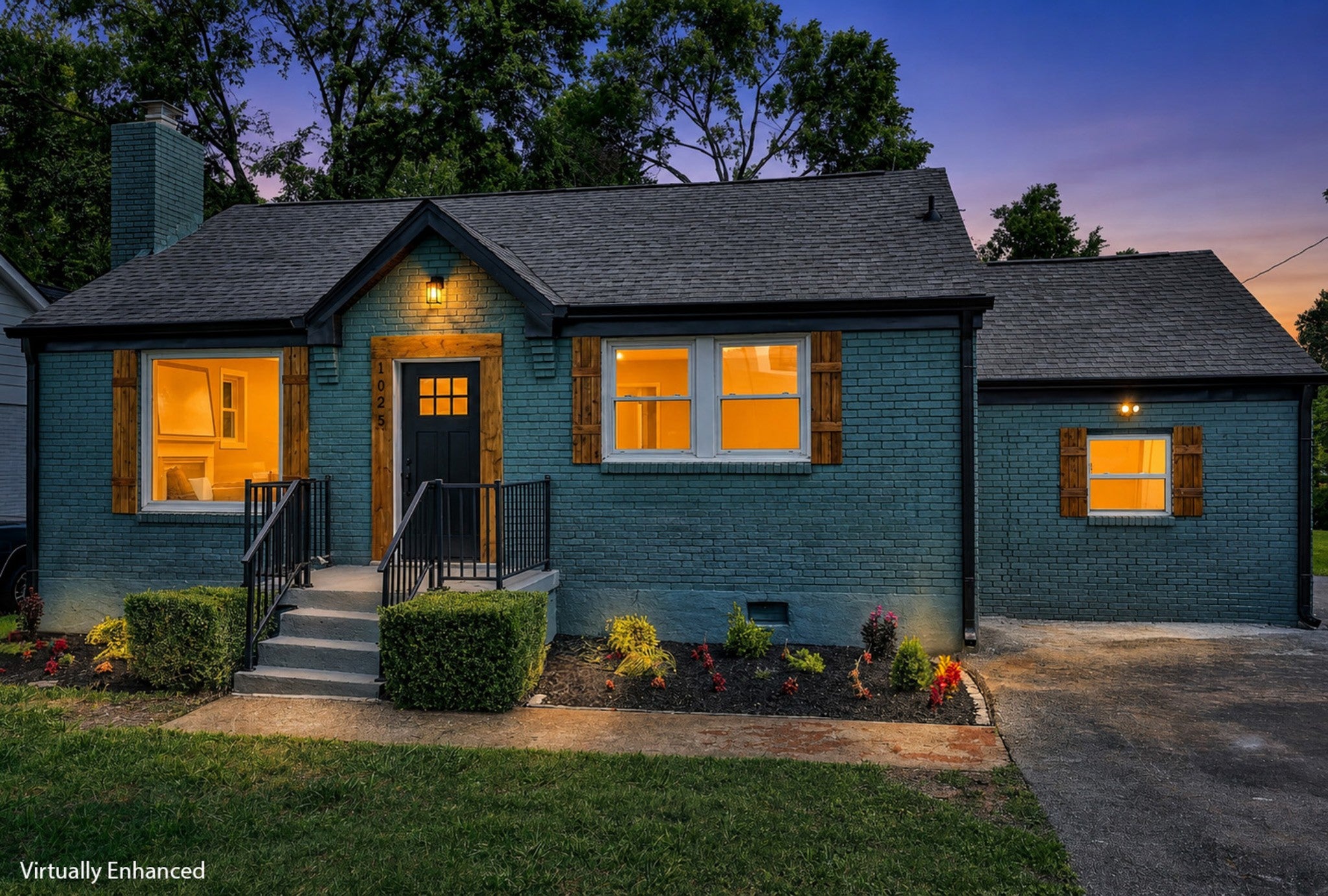 1025 Maplewood Pl, Nashville TN 37216 3-bed home, photo 2 of 28