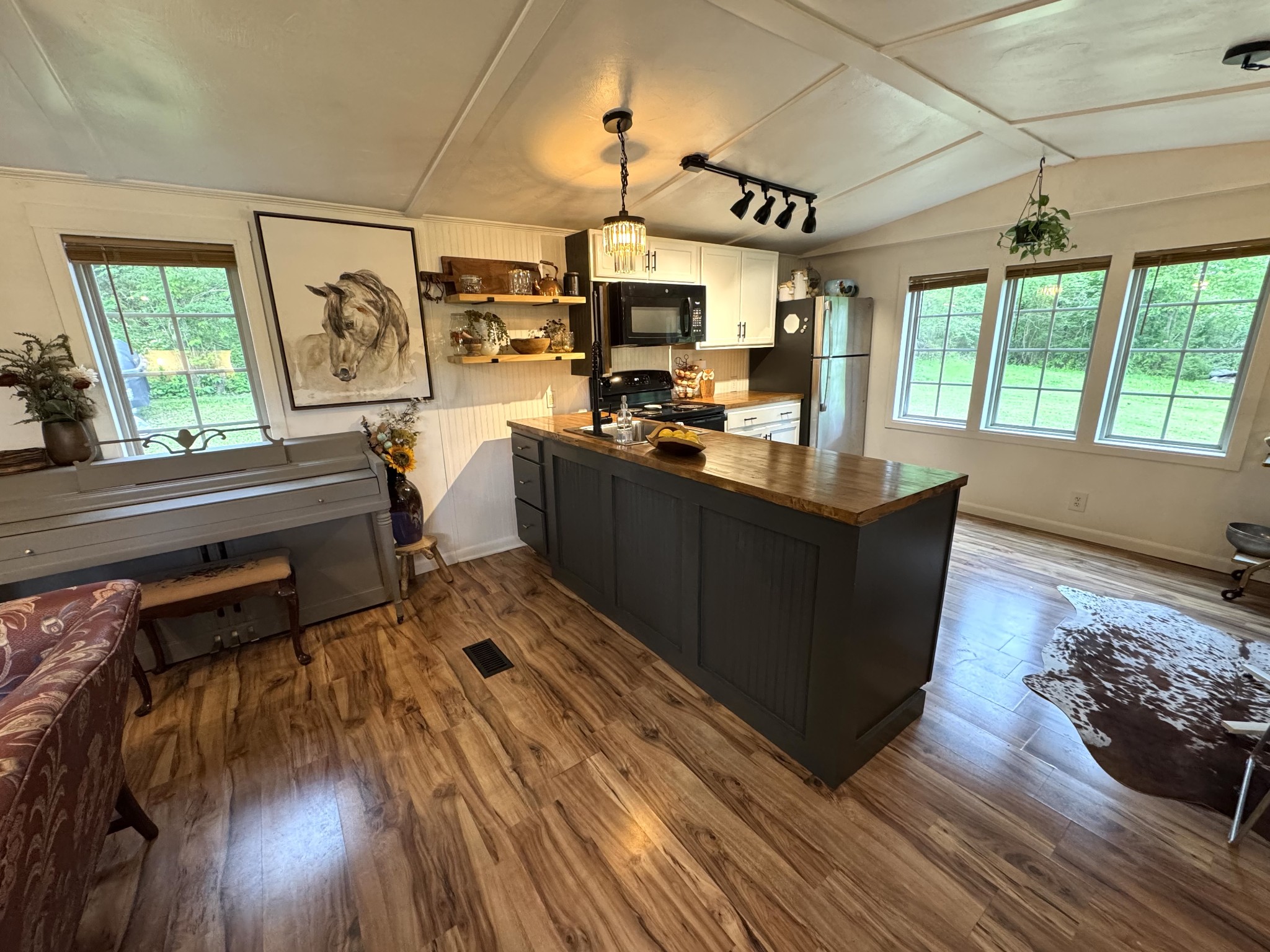351 River Dr