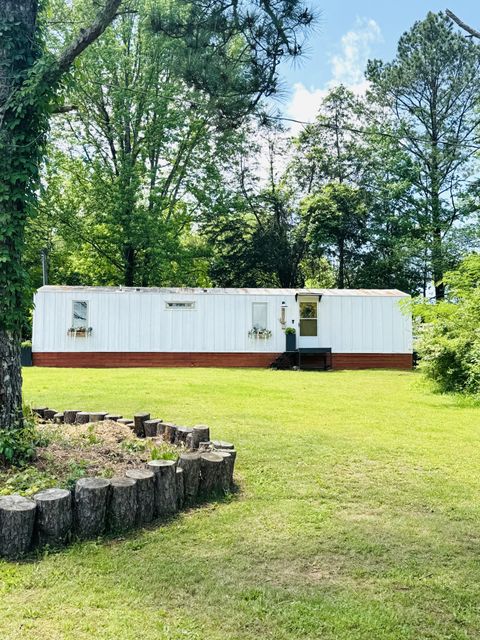 351 River Dr Lobelville TN 37097