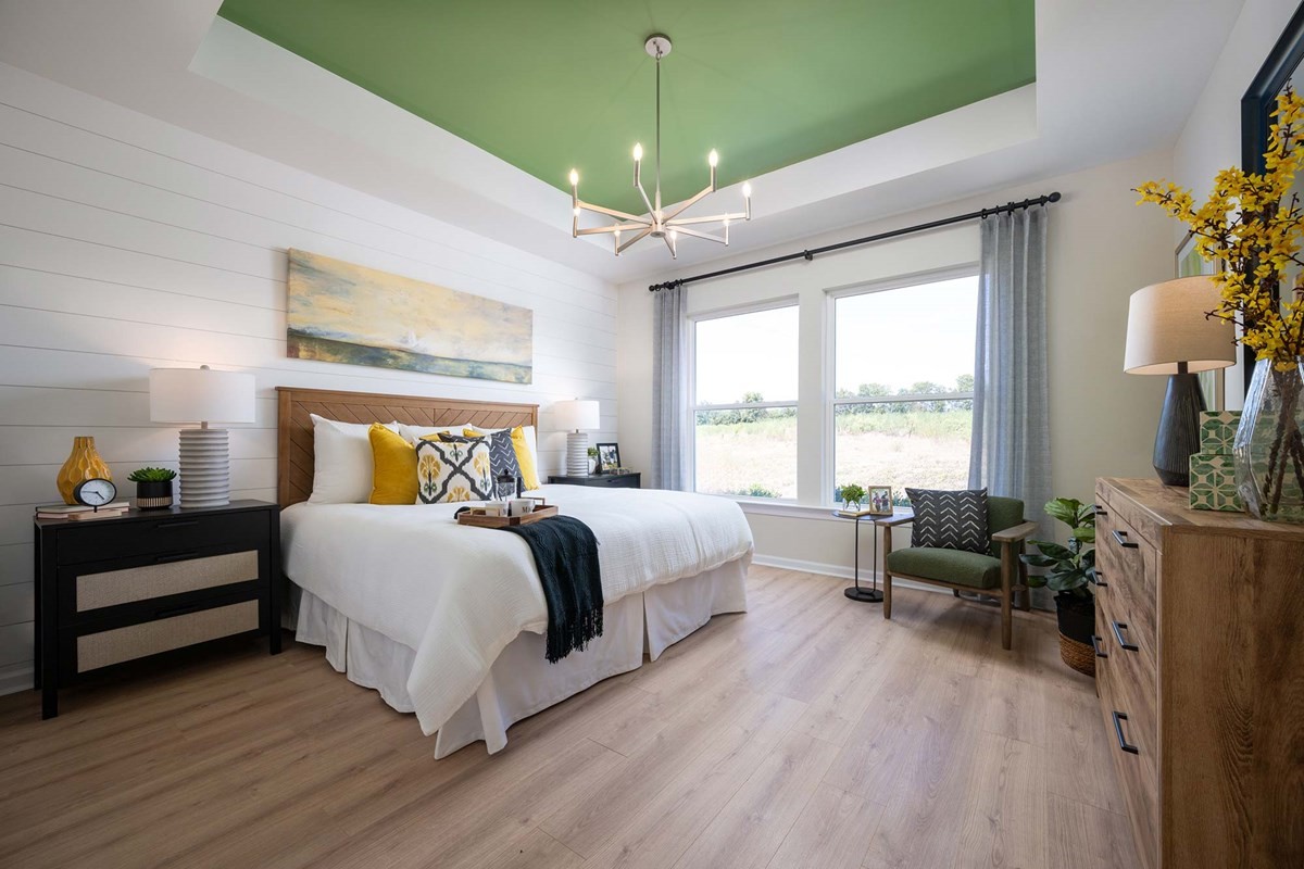 1016 Linn Cove Court