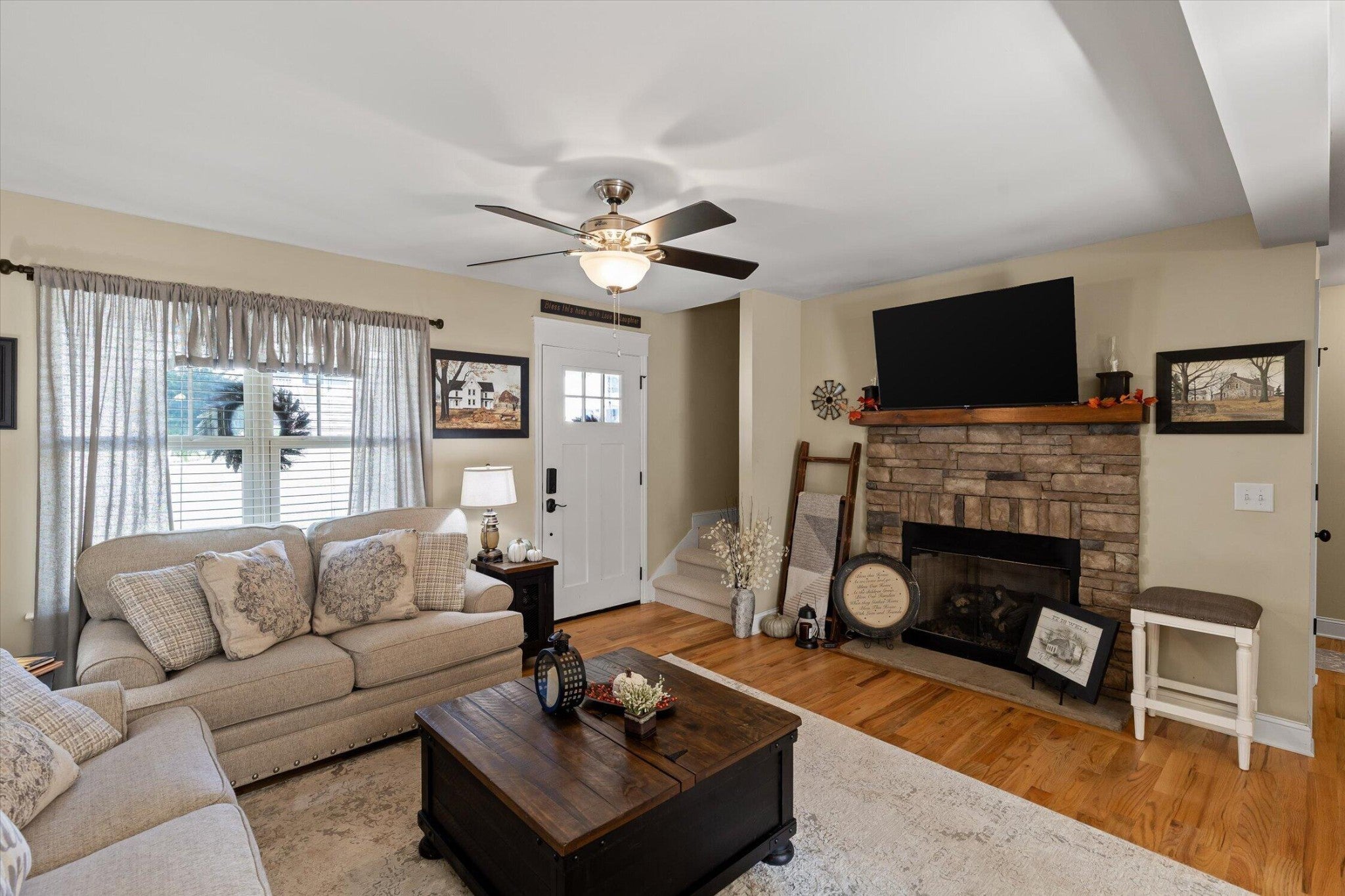 516 Clintons Pass NW
