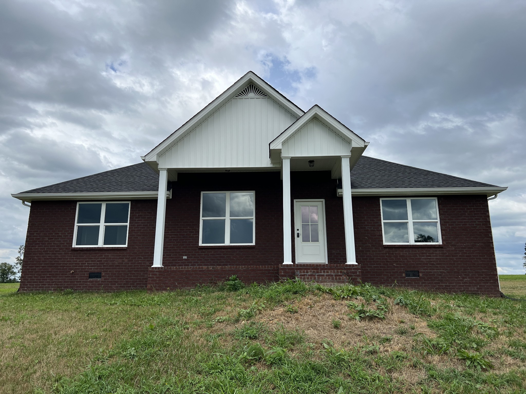 View Lafayette, TN 37083 house