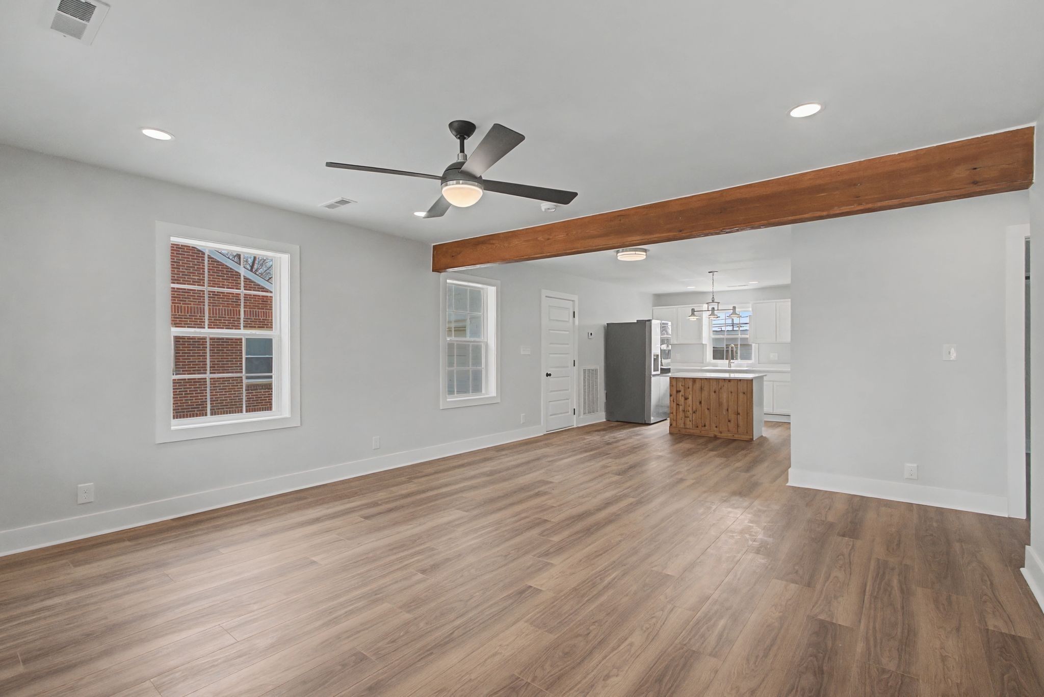 213 Mockingbird Dr