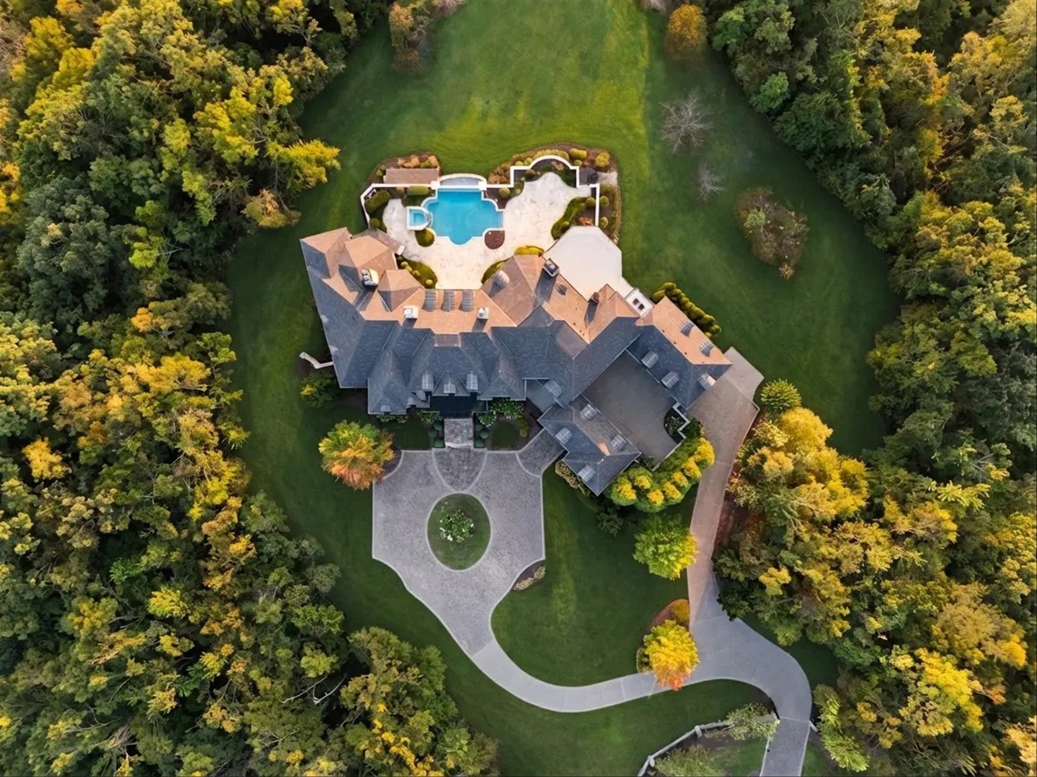 513 King Richards Ct