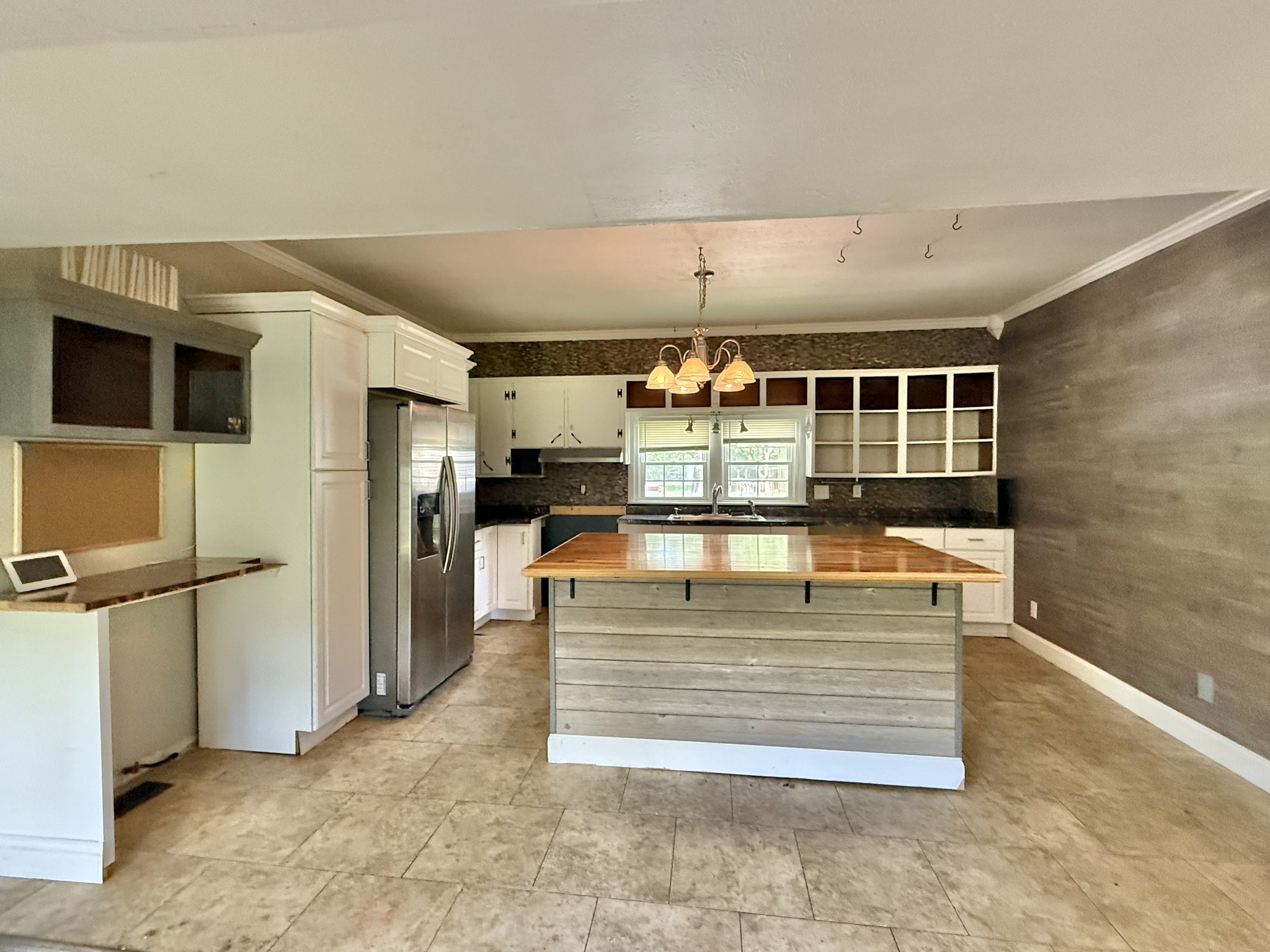 604 S Main St