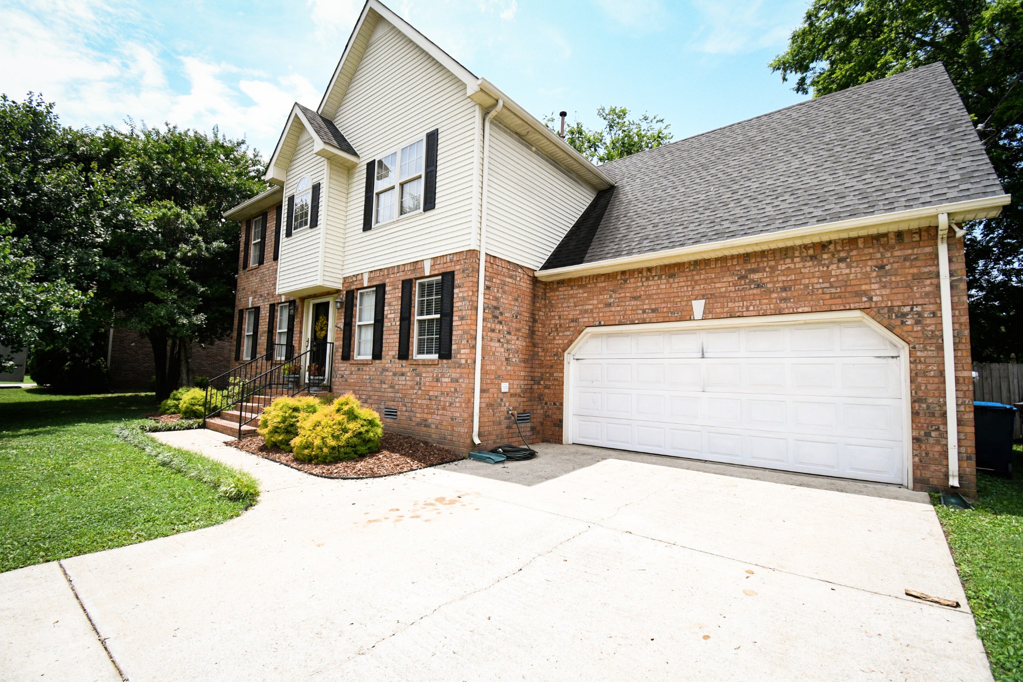 407 Shadowood Dr