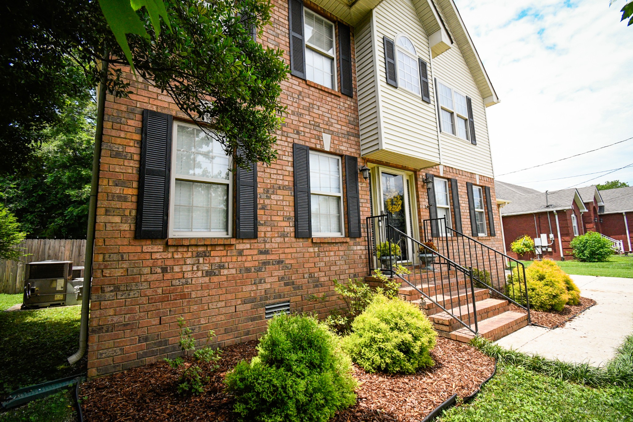 407 Shadowood Dr