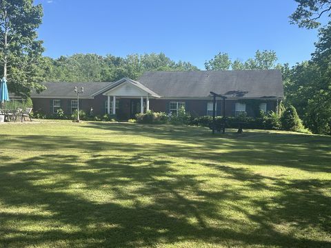 1215 E Gaines St Lawrenceburg TN 38464