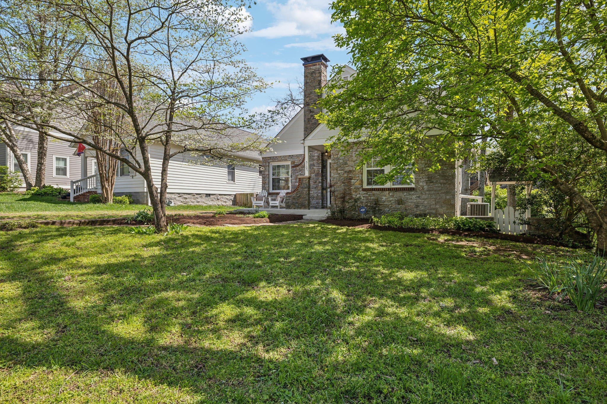 3-bed home for rent in Nashville, TN 37209, 5107 Nevada Ave 5107 Nevada Ave, Nashville TN 37209 3-bed home, photo 3 of 42
