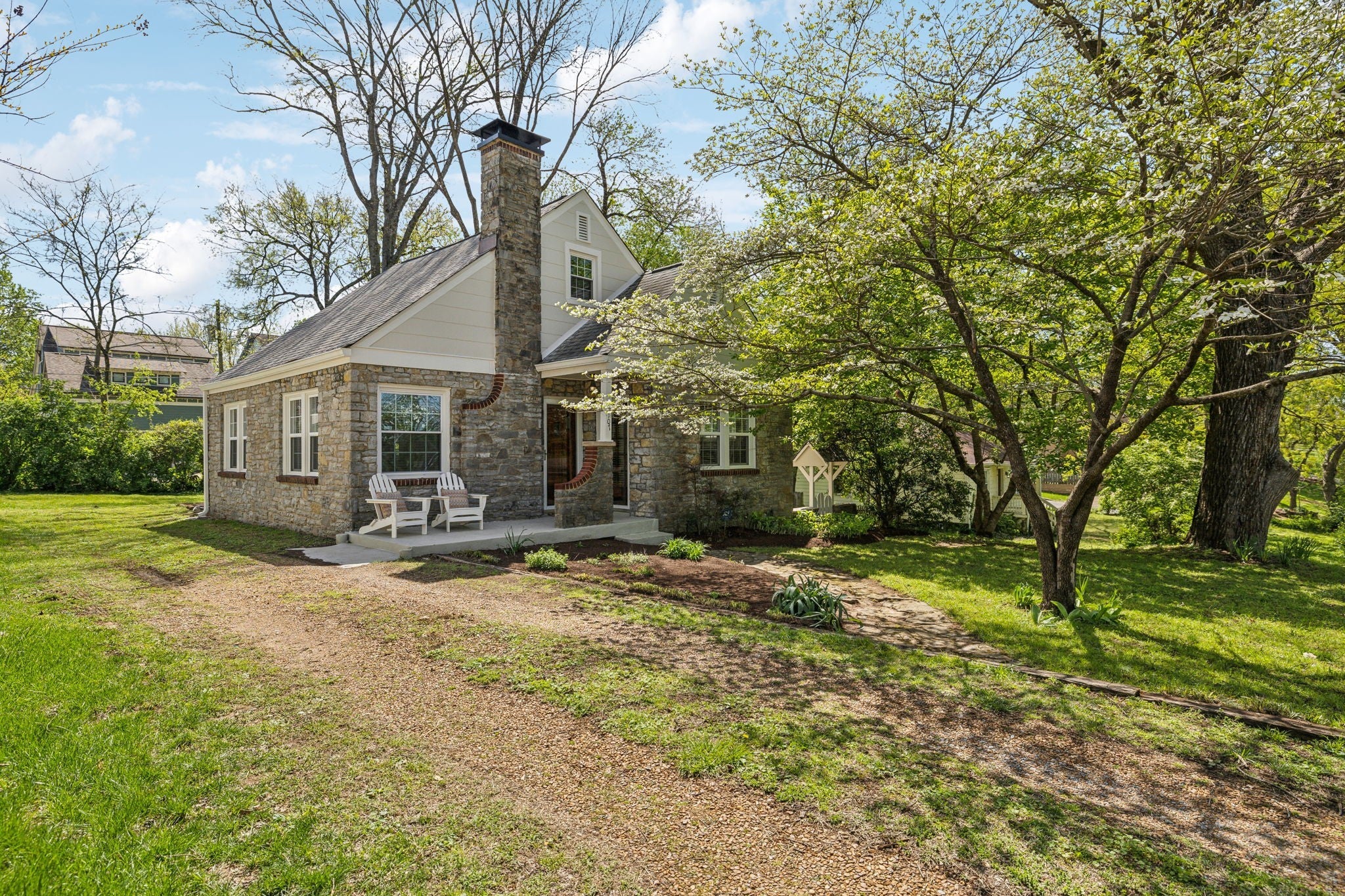 3-bed home for rent in Nashville, TN 37209, 5107 Nevada Ave 5107 Nevada Ave, Nashville TN 37209 3-bed home, photo 2 of 42