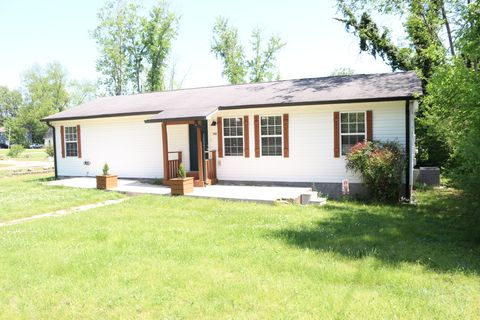 104 3rd Ave N Decherd TN 37324