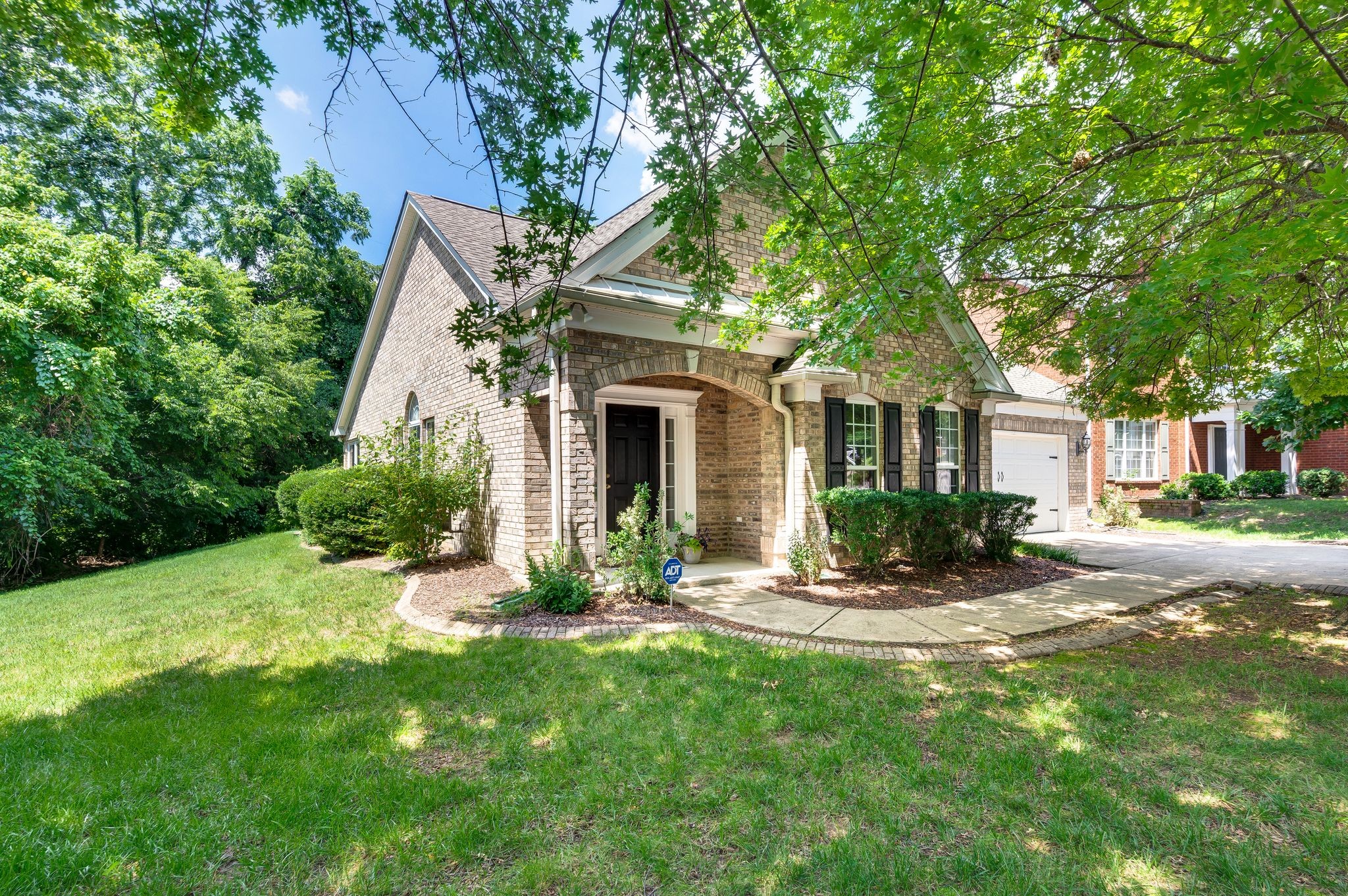 1540 Indian Hawthorne Ct