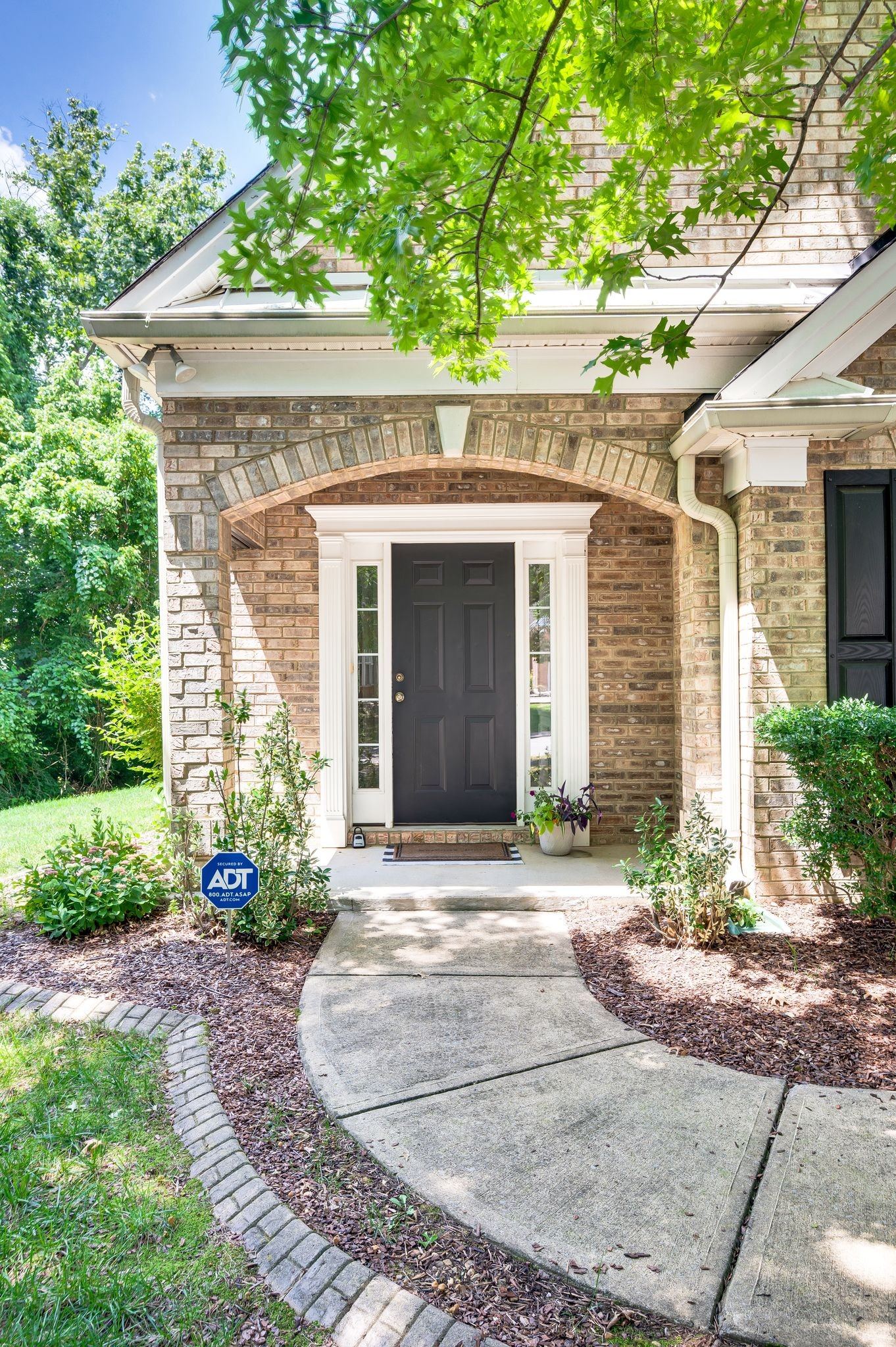 1540 Indian Hawthorne Ct