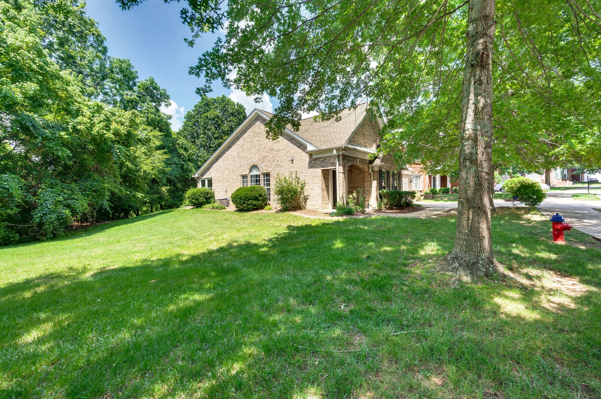 1540 Indian Hawthorne Ct