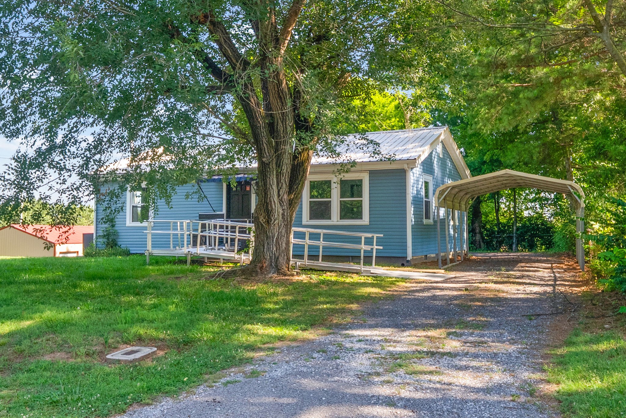 7204 Highway 76 W