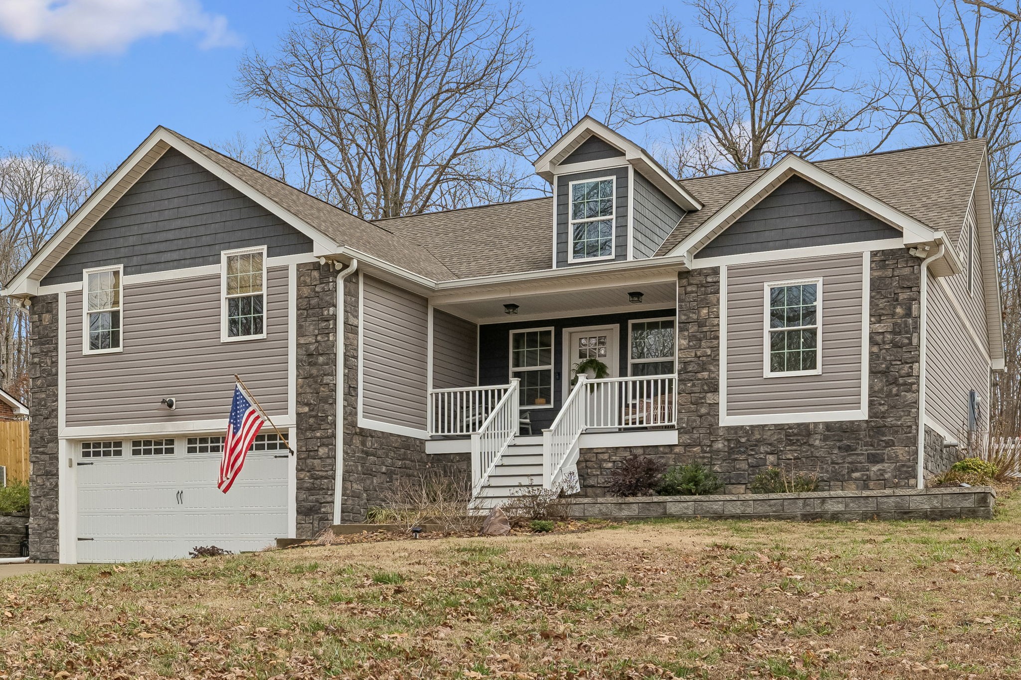 111 Dylark Dr