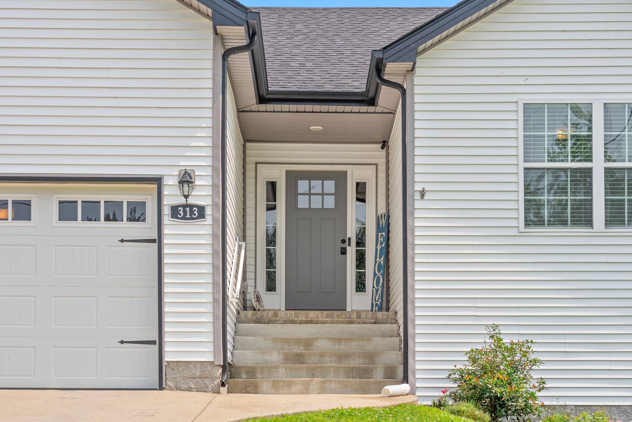 313 Peterson Ln