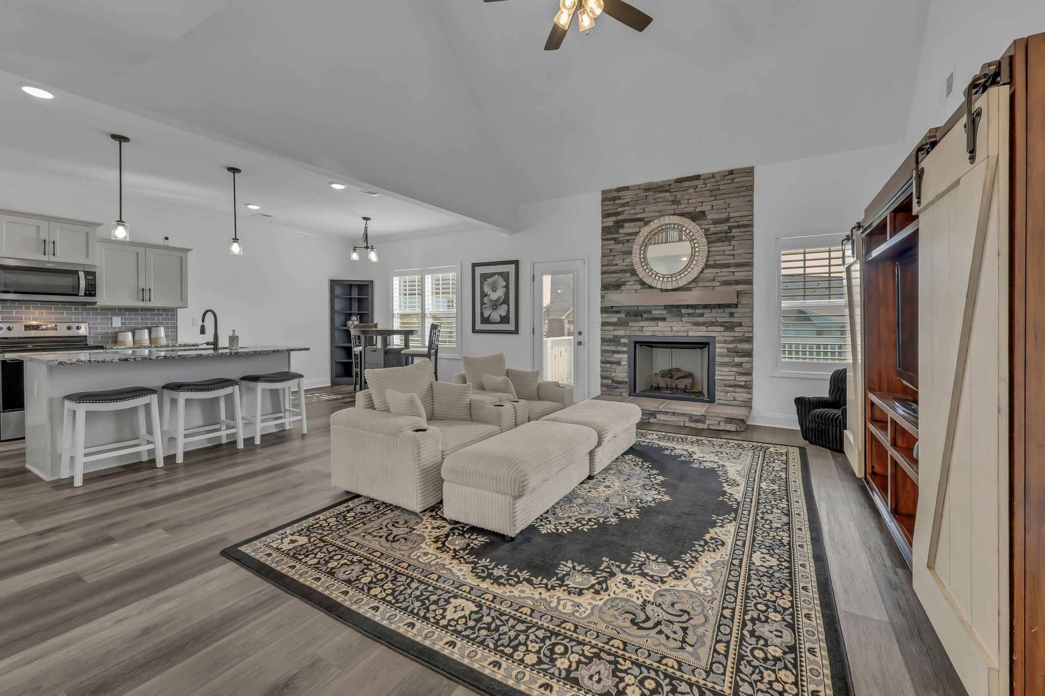 577 Dexter Dr