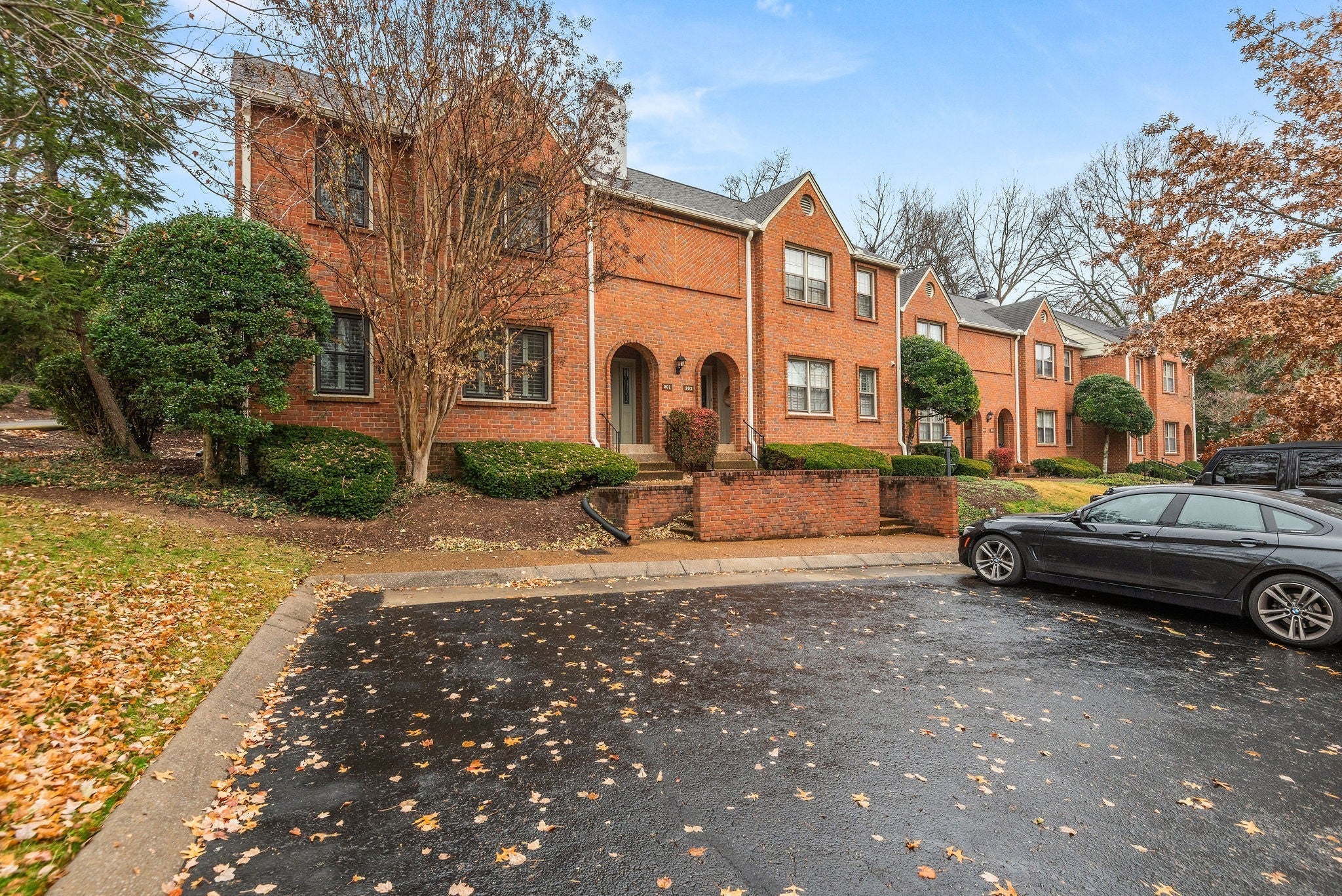 201 Westchase Dr