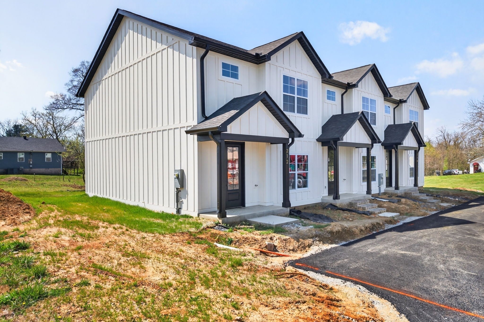 214 Jere Whitson Rd W 212/214/216