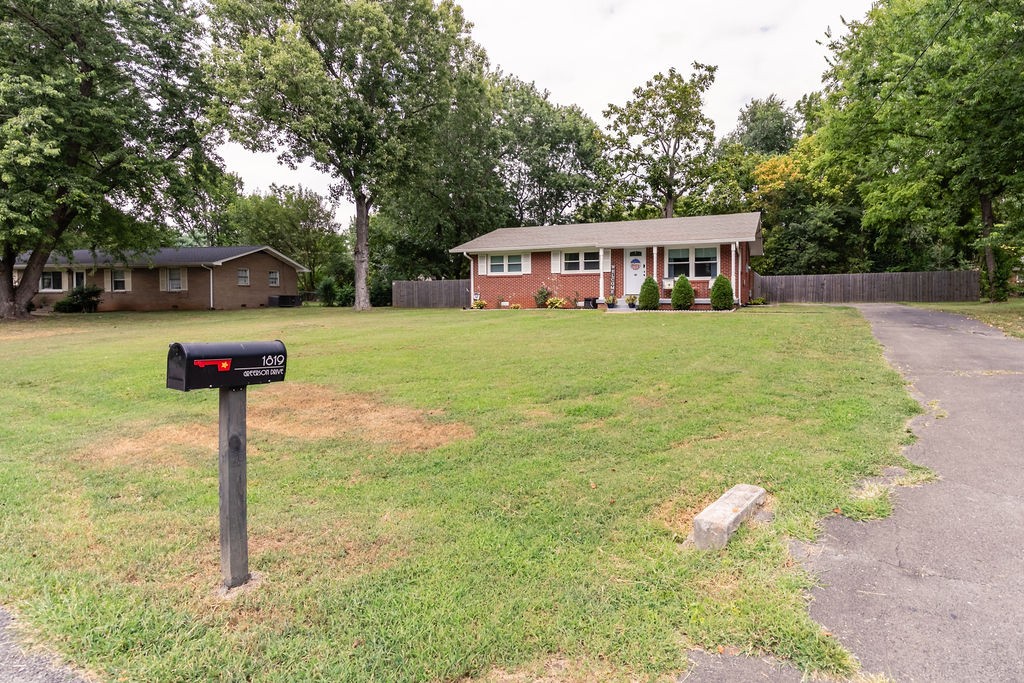 1819 Greerson Dr