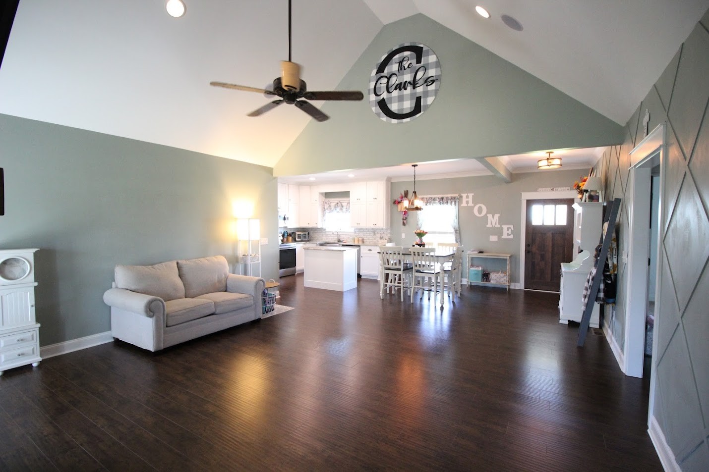185 Charlotte Dr