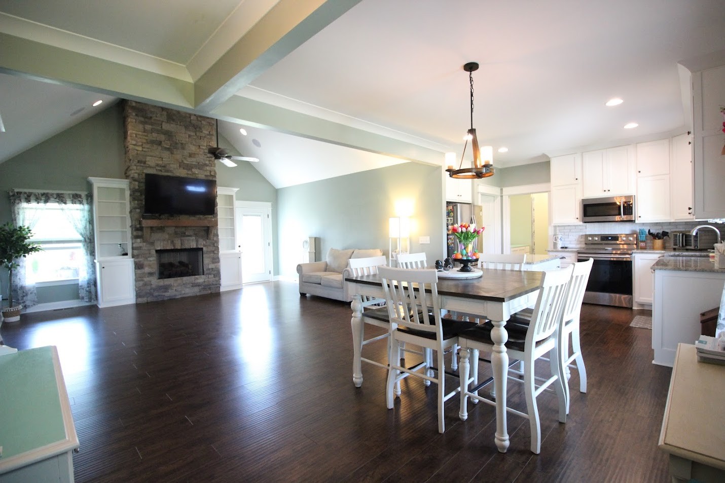 185 Charlotte Dr