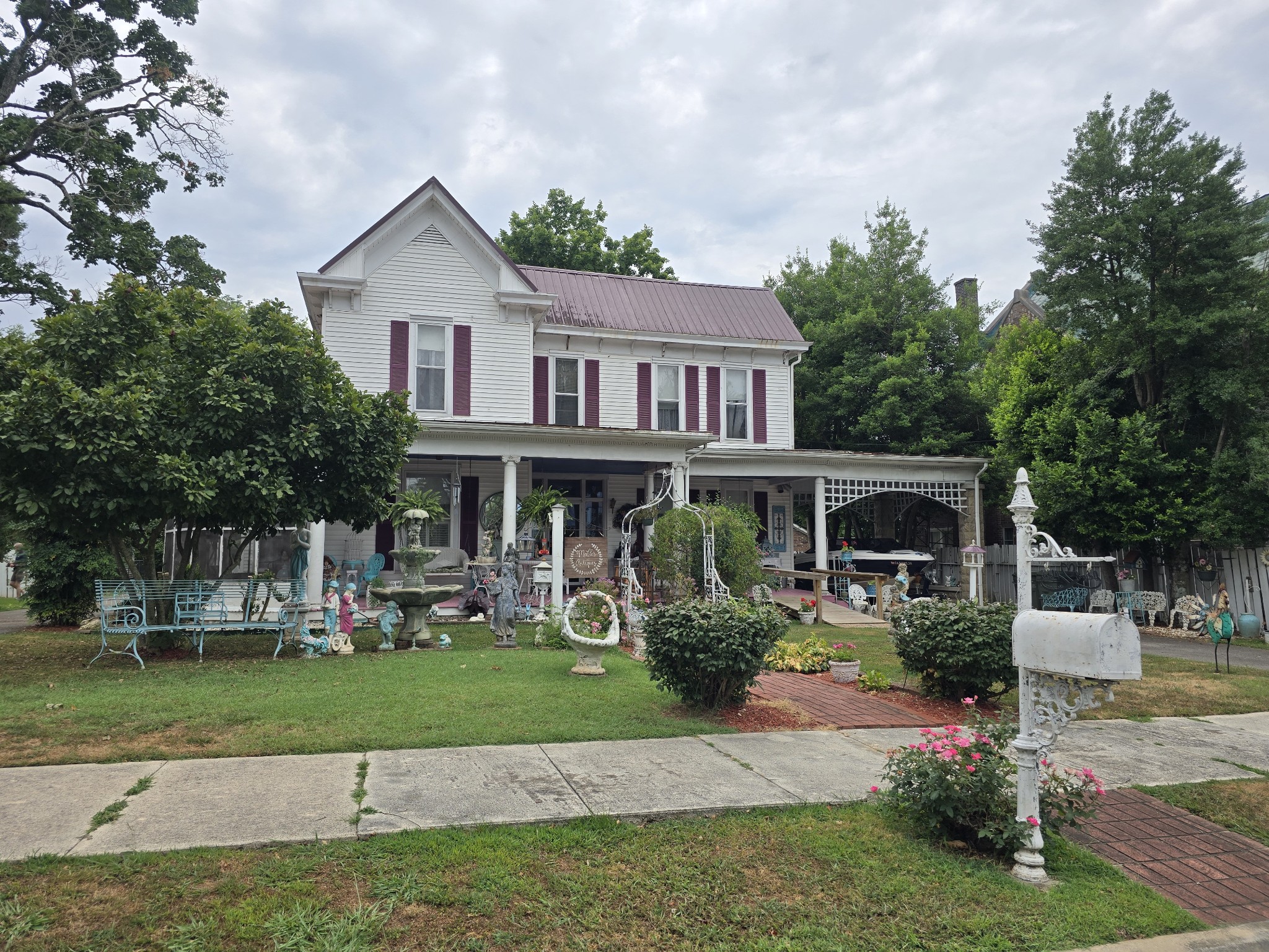 213 Pulaski St