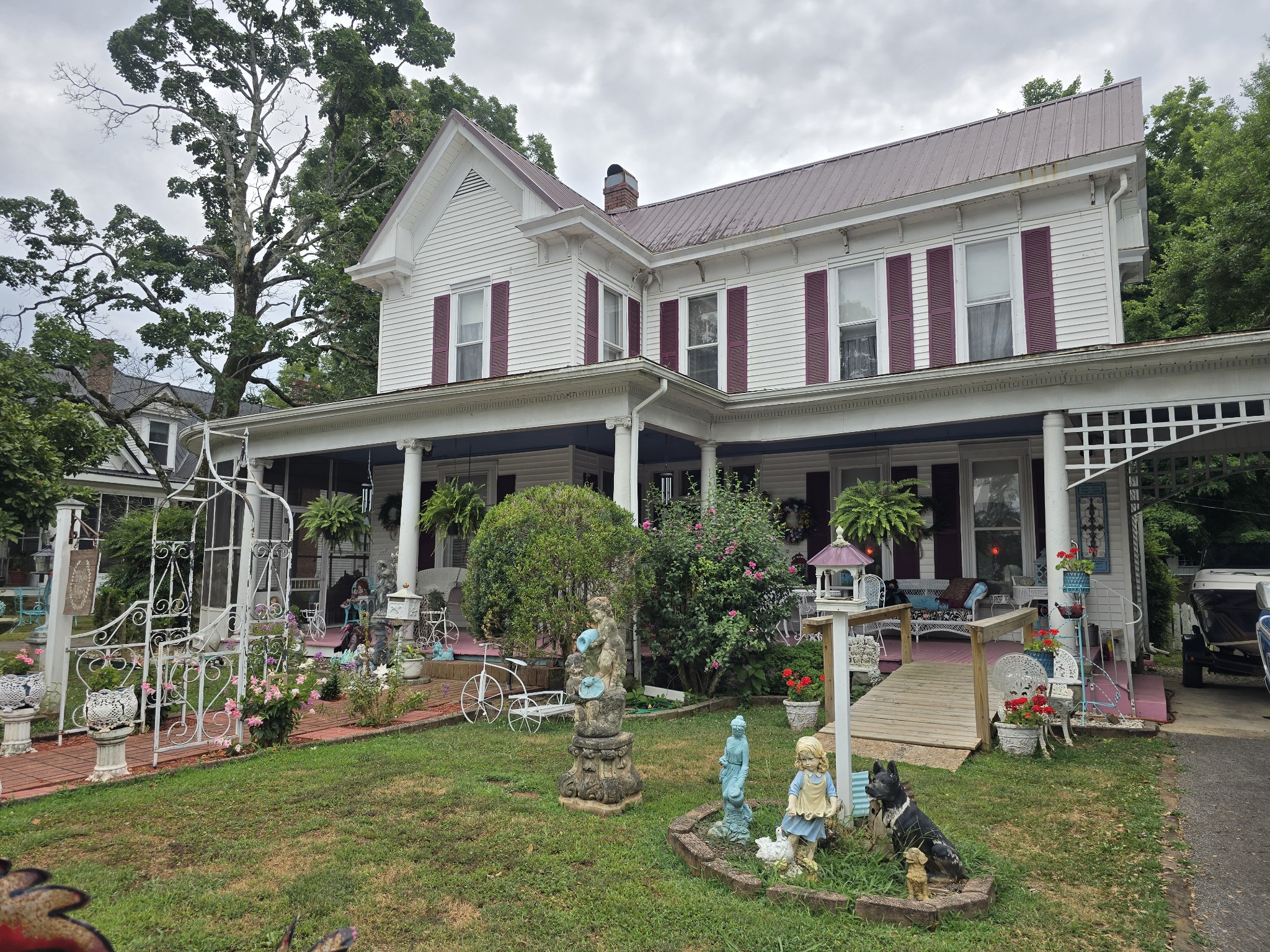 213 Pulaski St
