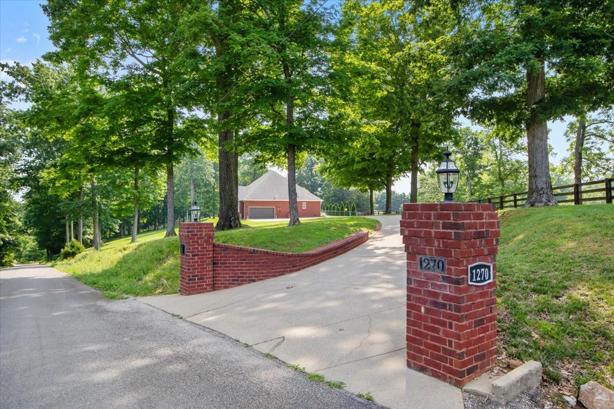1270 Meeks Cemetery Rd