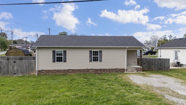 406 CHERRY ST, DECHERD, TN 37324 - Image e732c5fc61ddefcbe8911b2f12c0f417/4090970426