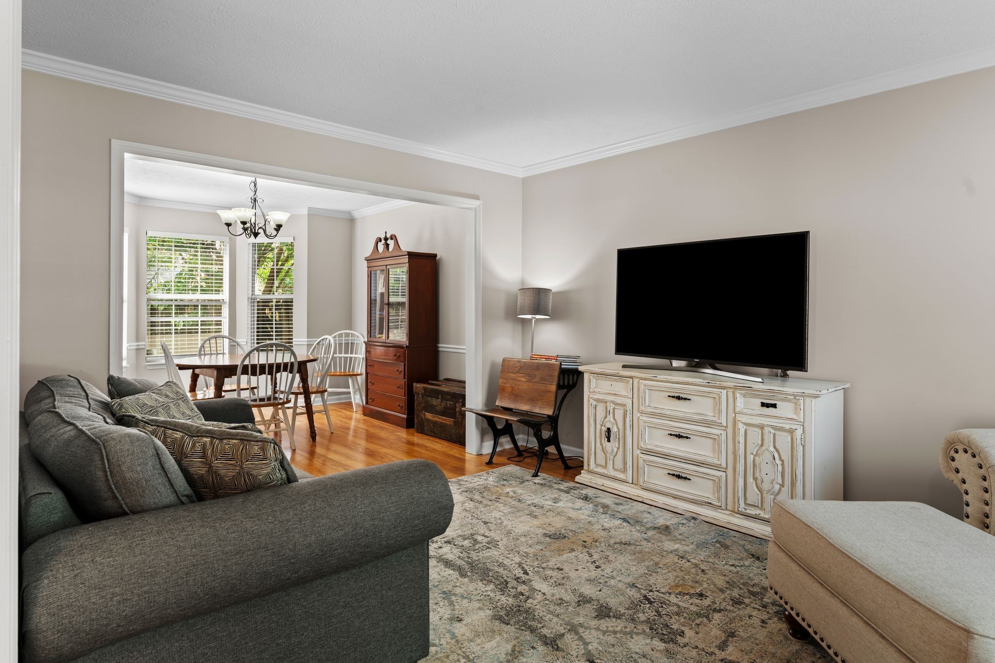 2216 Falcon Creek Dr