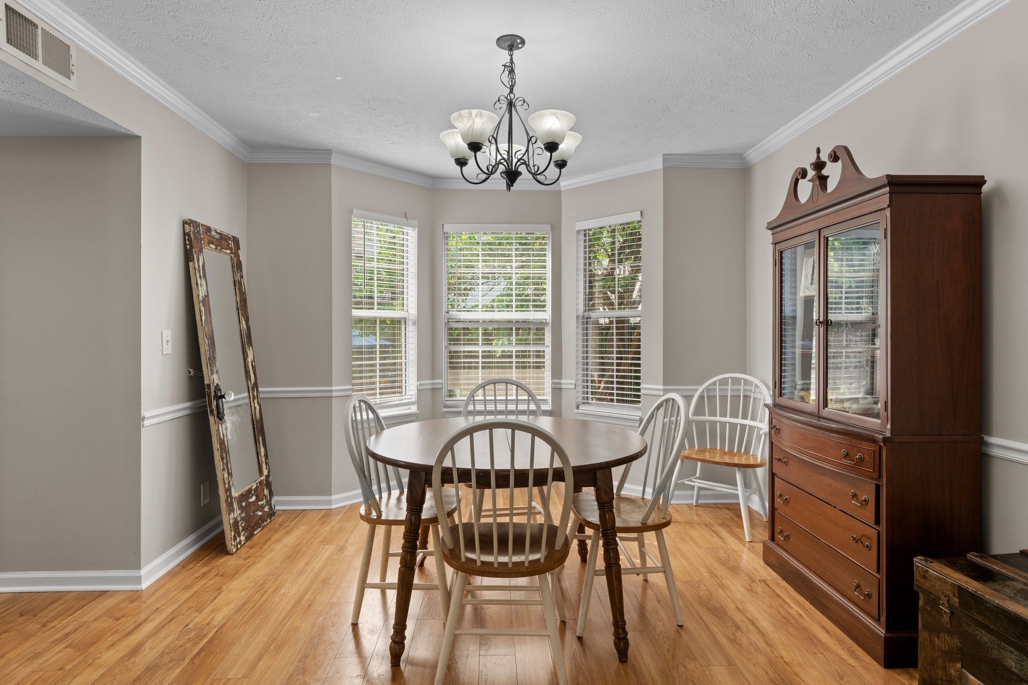 2216 Falcon Creek Dr