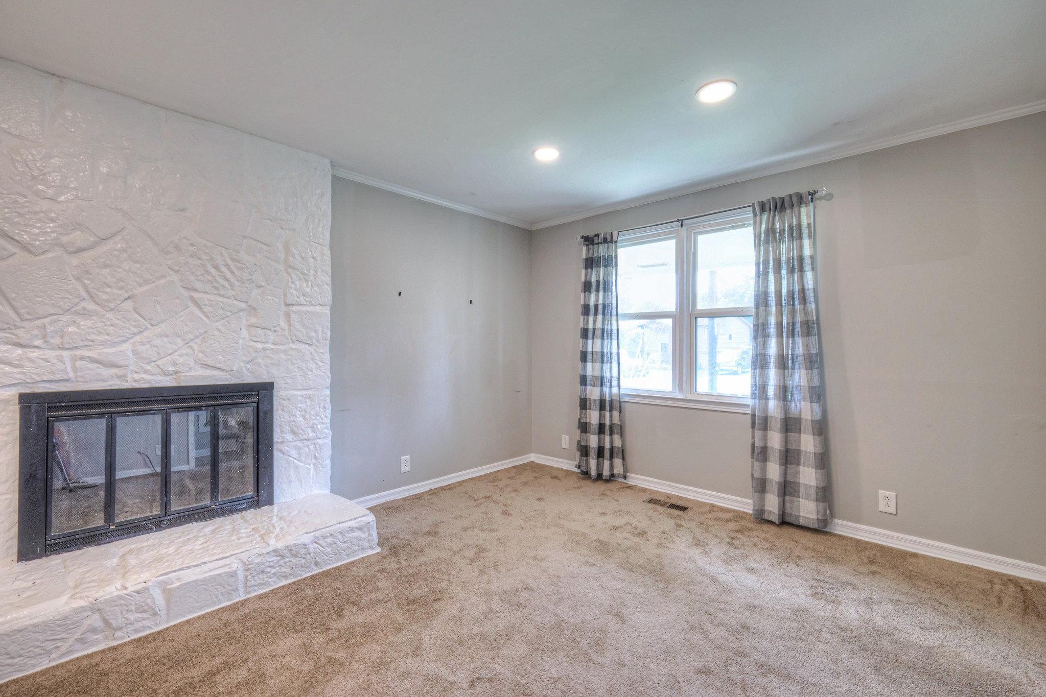 1213 N Graycroft Ave