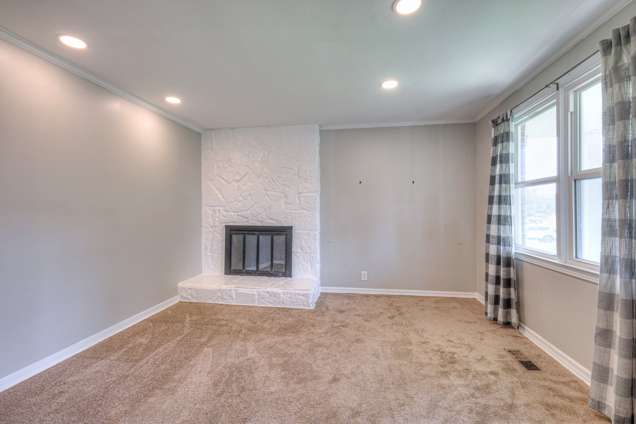 1213 N Graycroft Ave