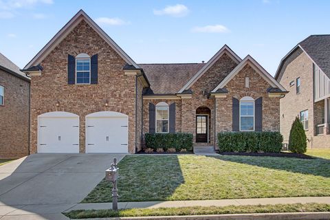 2805 Chatham Place Ct Thompsons Station TN 37179