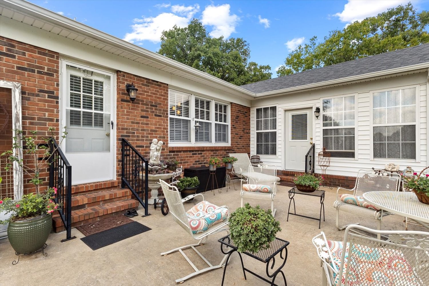 251 Joyce Ave