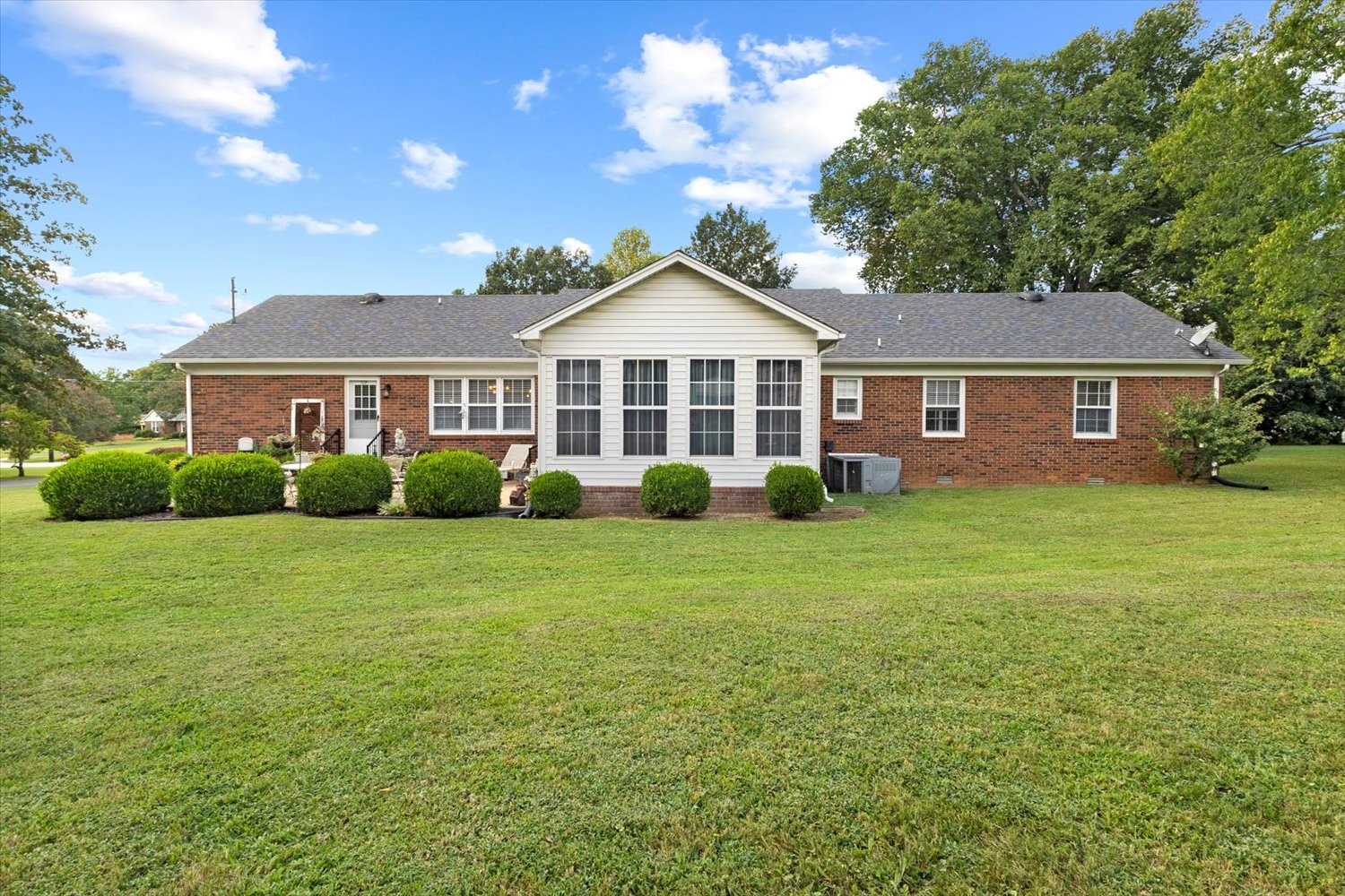 251 Joyce Ave