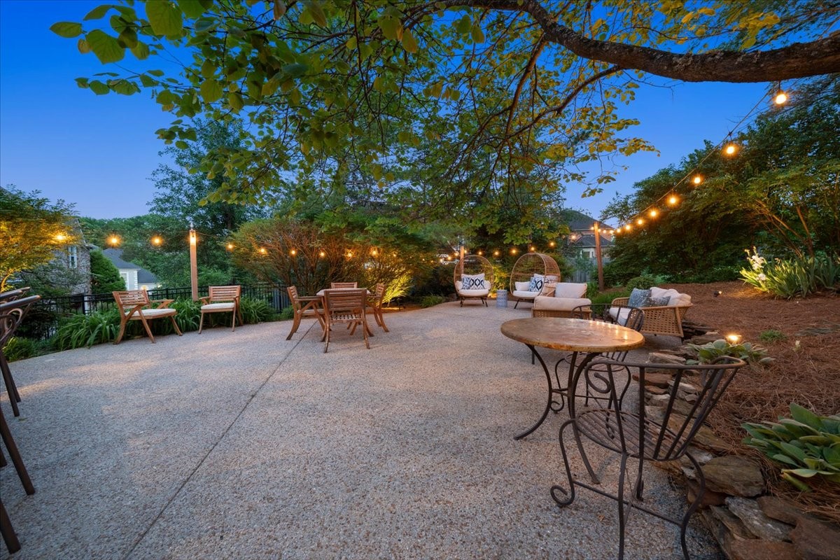 903 Hillmont Ct